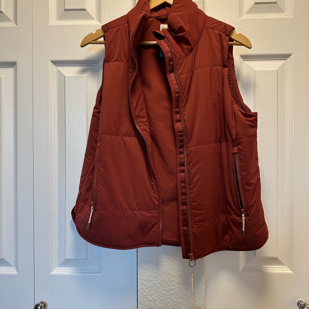 VUORI WOMEN'S CANYON INSULATED VEST